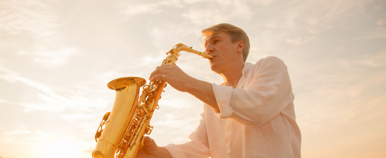 Saxophonspieler bei einer Musikfreizeit für Erwachsene